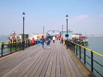 Southend Pier -Spacer po molo